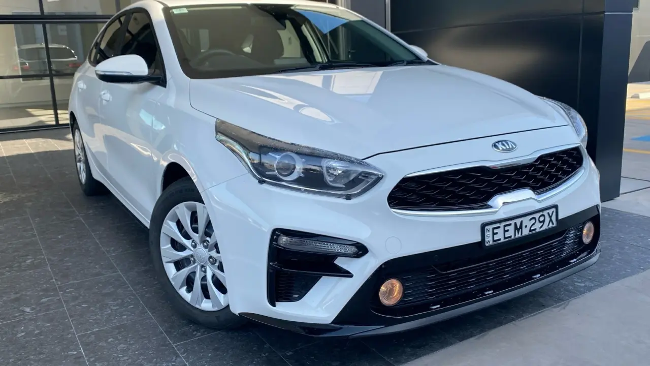 2019 KIA CERATO Image 1