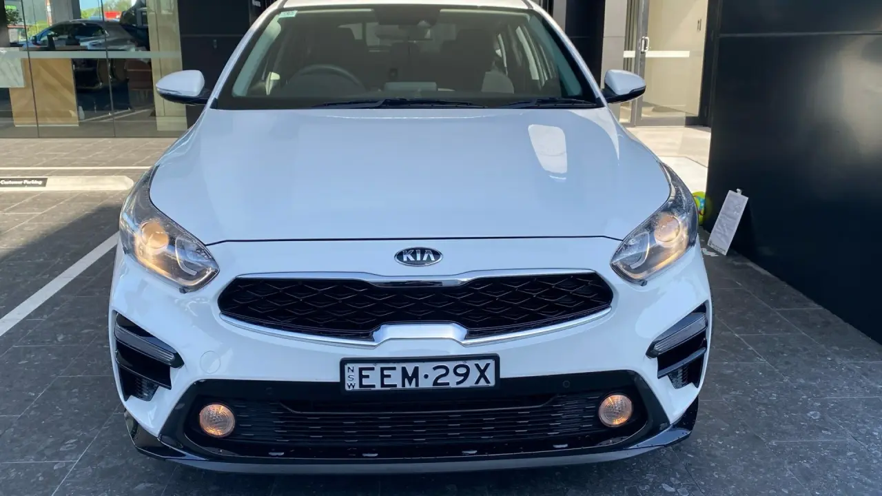 2019 KIA CERATO Image 3