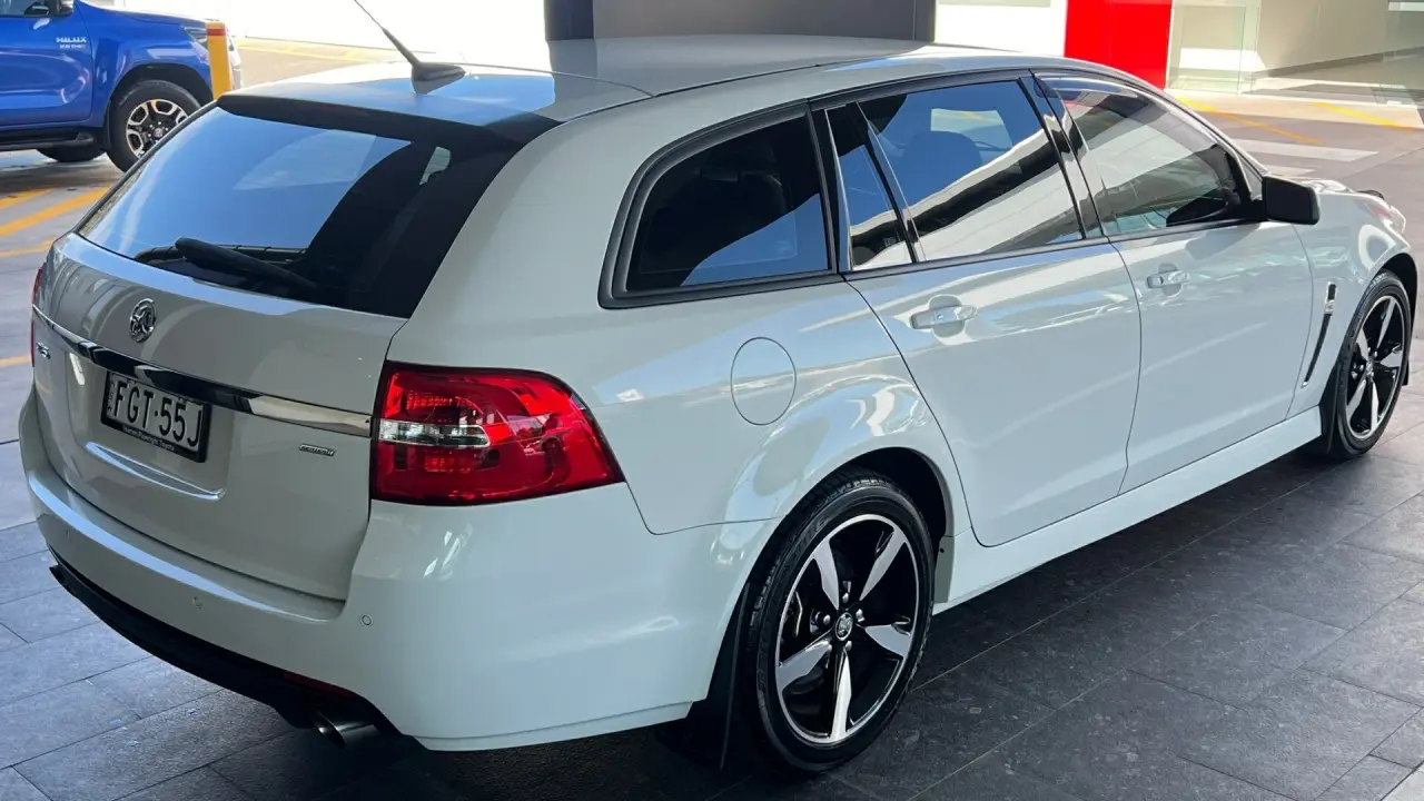 2017 HOLDEN COMMODORE Image 4