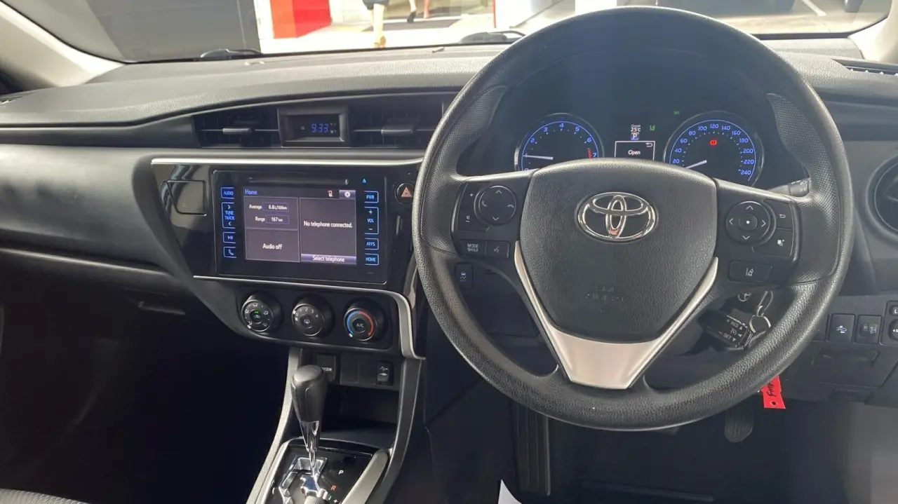 2018 Toyota Corolla Gallery Image 8