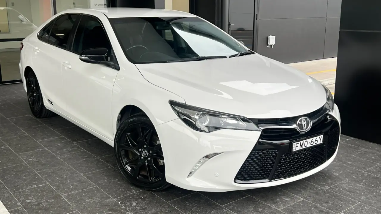 2017 Toyota Camry Gallery Image 1