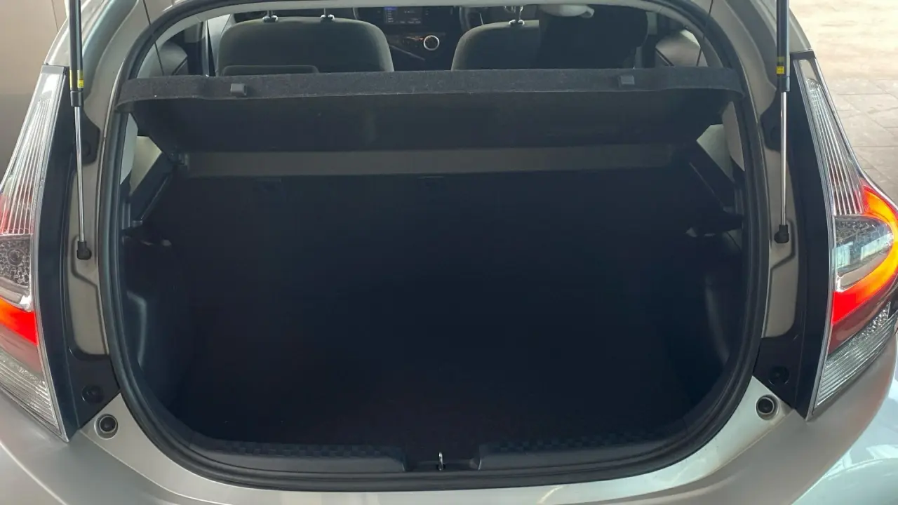 2018 Toyota Prius C Gallery Image 14