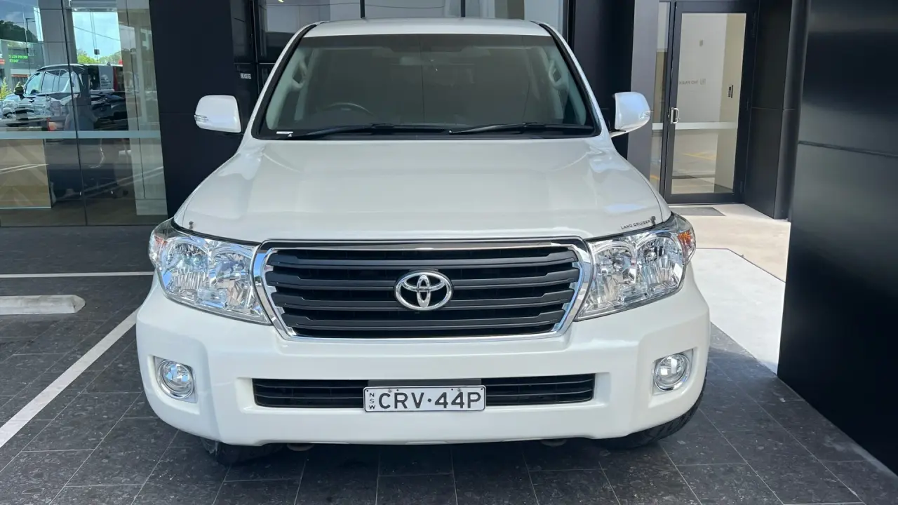 2014 Toyota Landcruiser Gallery Image 2