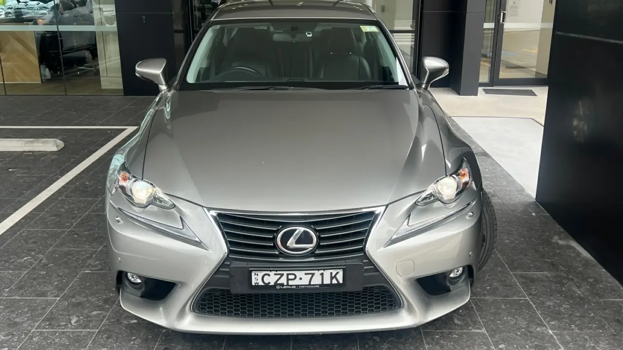 2015 Lexus Is250 Gallery Image 2