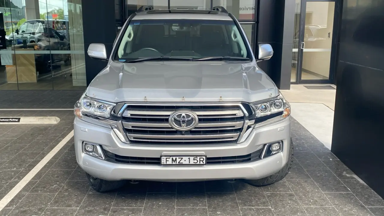 2019 Toyota Landcruiser Gallery Image 2