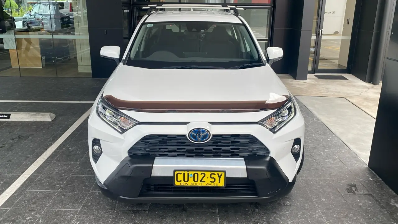 2019 Toyota Rav4 Hybrid Gallery Image 2