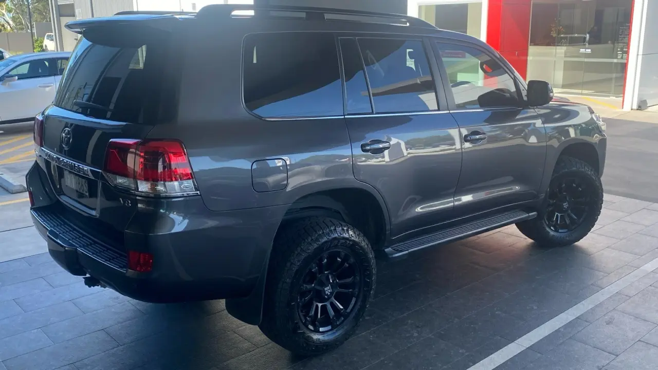 2019 Toyota Landcruiser Gallery Image 9