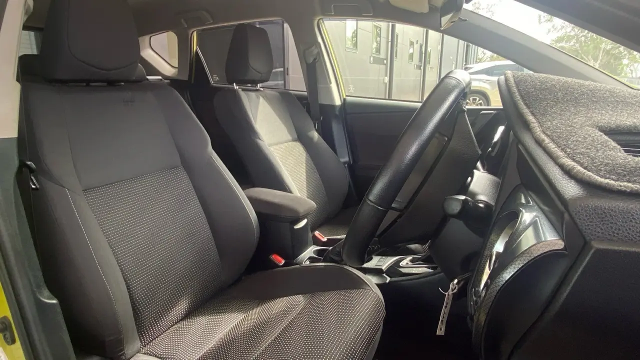 2016 Toyota Corolla Gallery Image 10