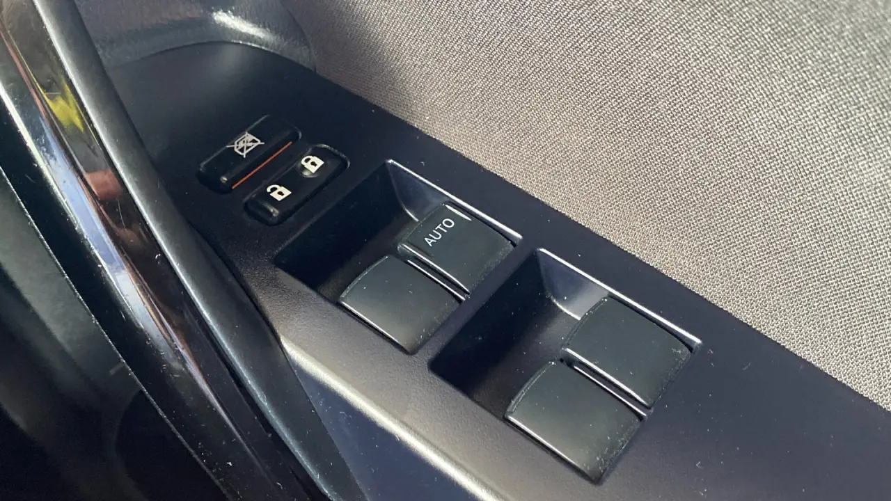 2016 Toyota Corolla Gallery Image 17