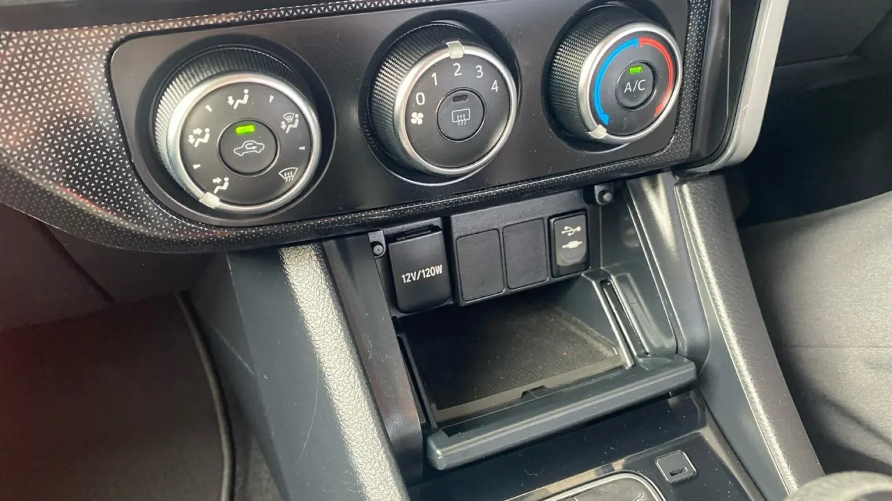 2016 Toyota Corolla Gallery Image 18