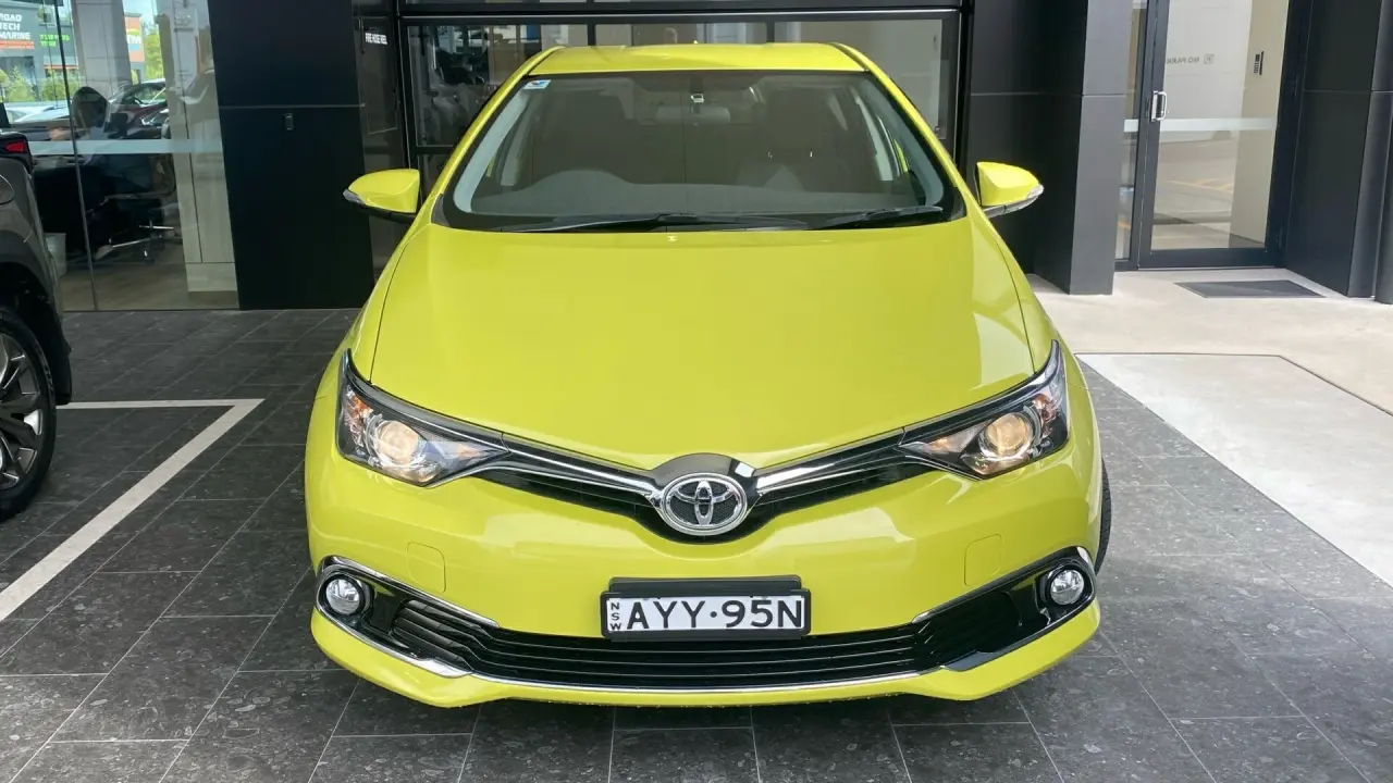 2016 Toyota Corolla Gallery Image 2