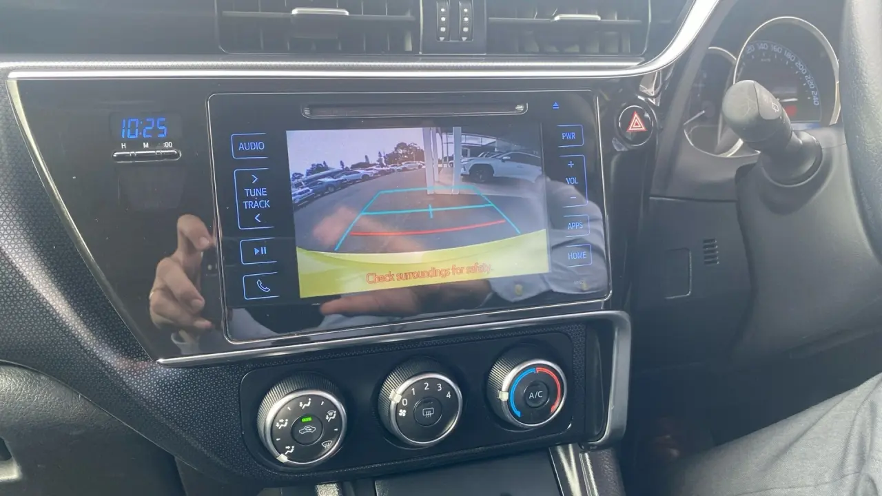 2016 Toyota Corolla Gallery Image 23