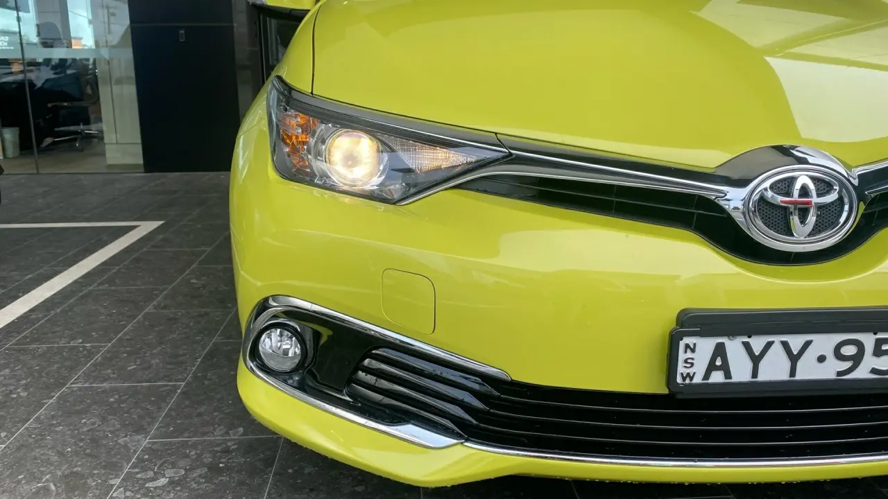 2016 Toyota Corolla Gallery Image 3