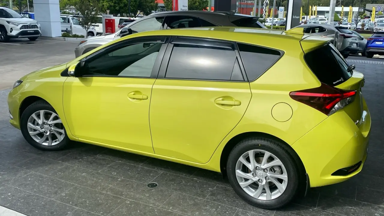 2016 Toyota Corolla Gallery Image 4