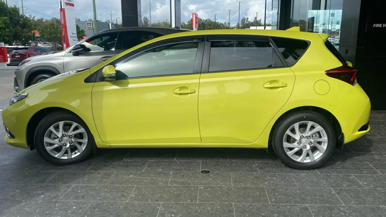2016 Toyota Corolla Gallery Image 5