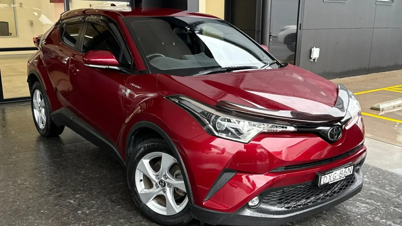 2018 Toyota C-HR Gallery Image 1