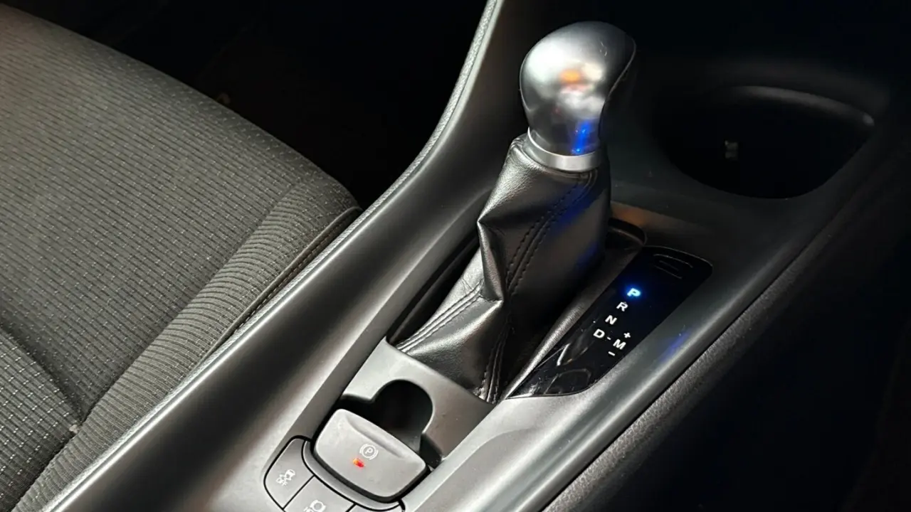 2018 Toyota C-HR Gallery Image 16