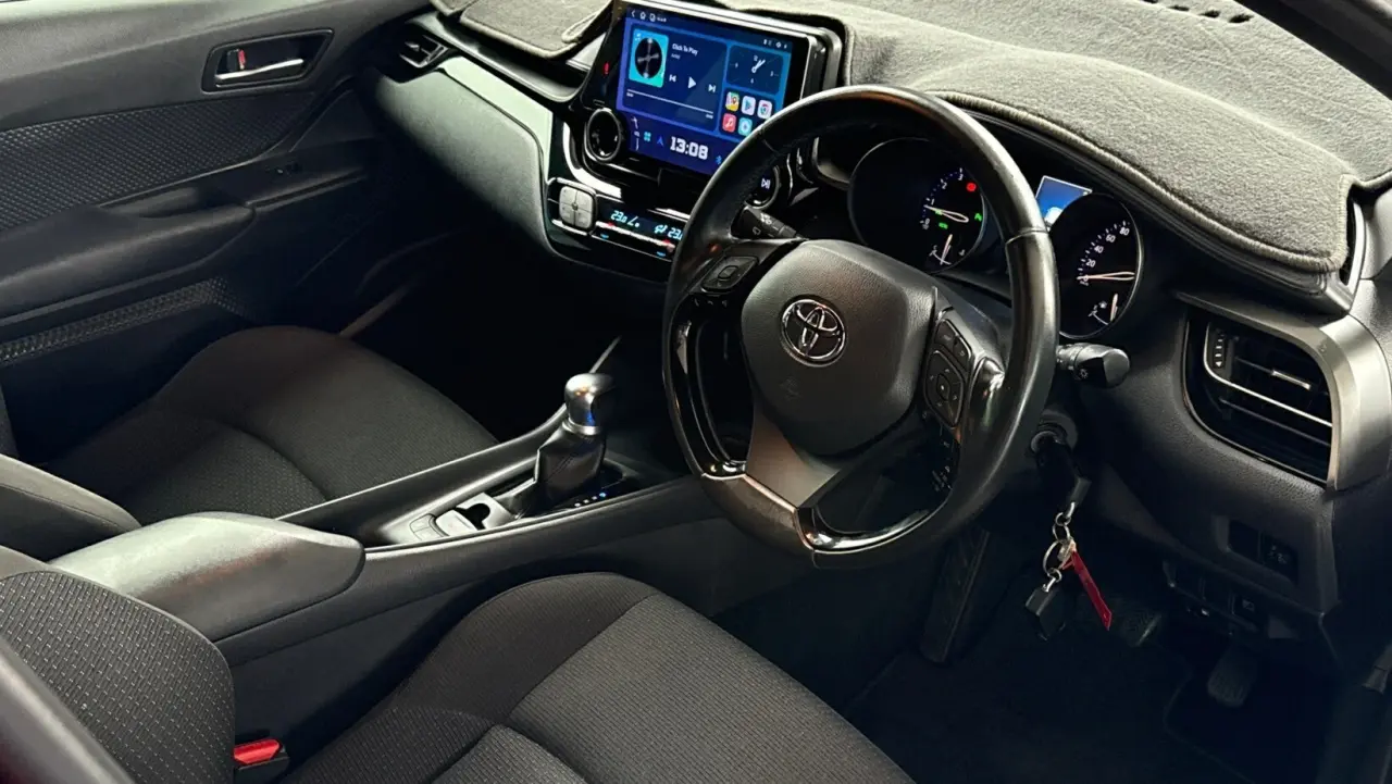 2018 Toyota C-HR Gallery Image 7