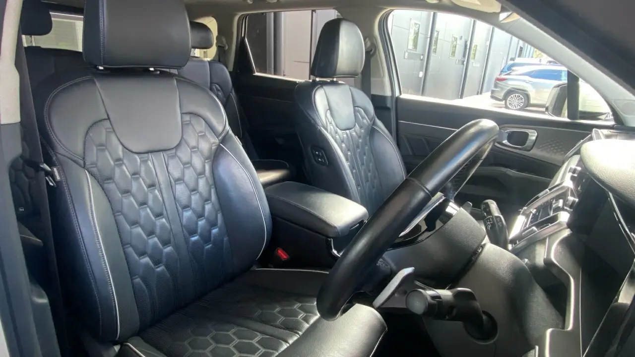 2021 KIA SORENTO Gallery Image 11