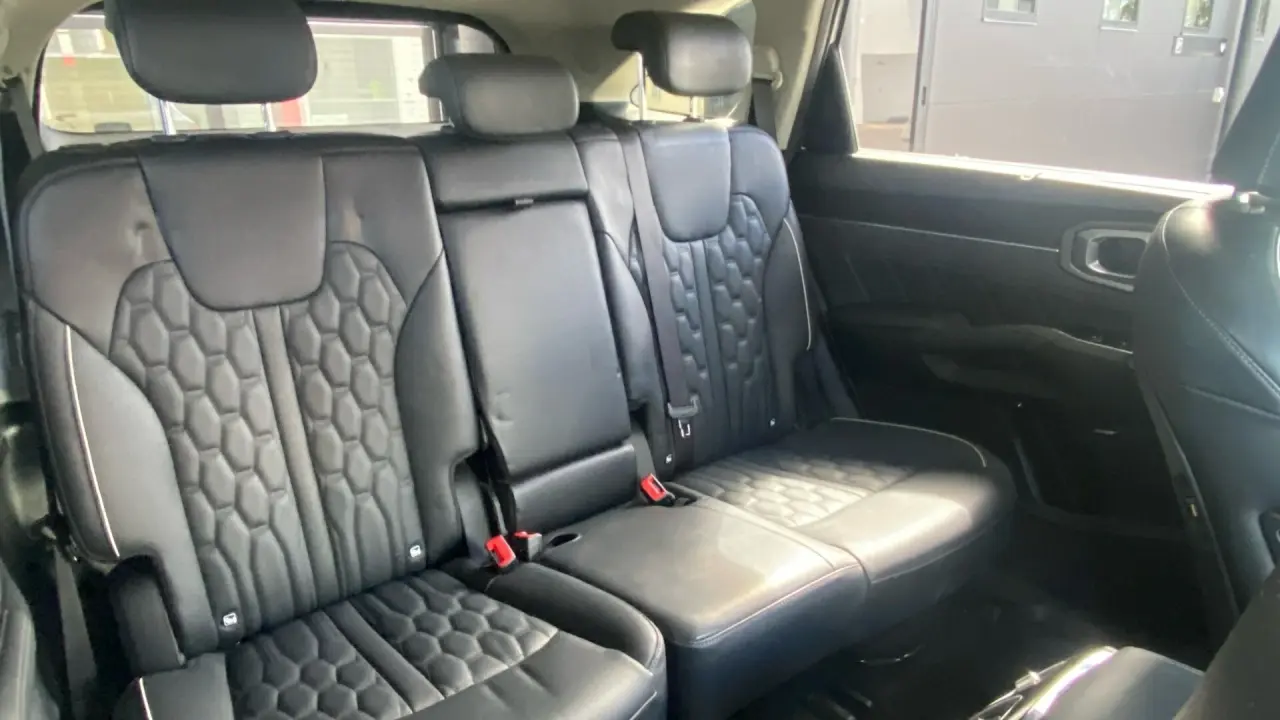 2021 KIA SORENTO Gallery Image 12