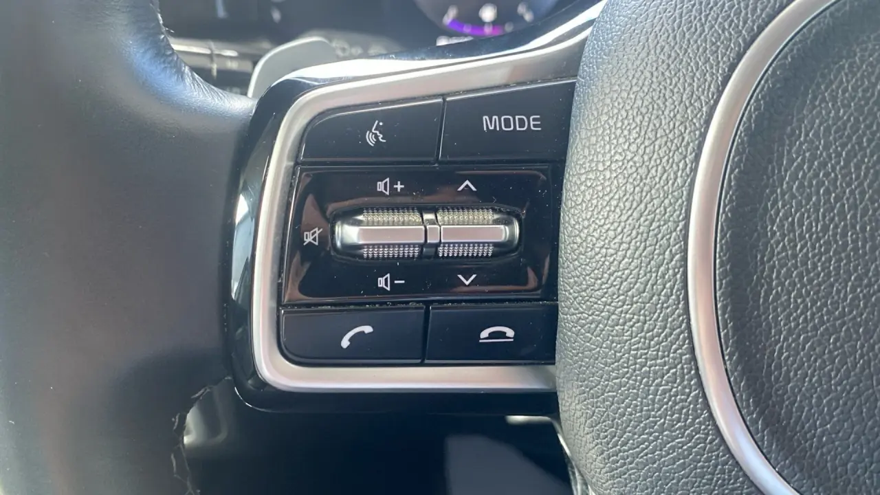 2021 KIA SORENTO Gallery Image 16