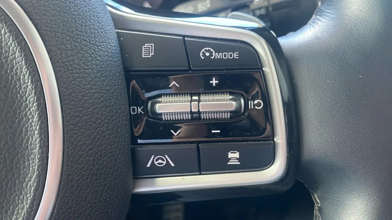 2021 KIA SORENTO Gallery Image 17
