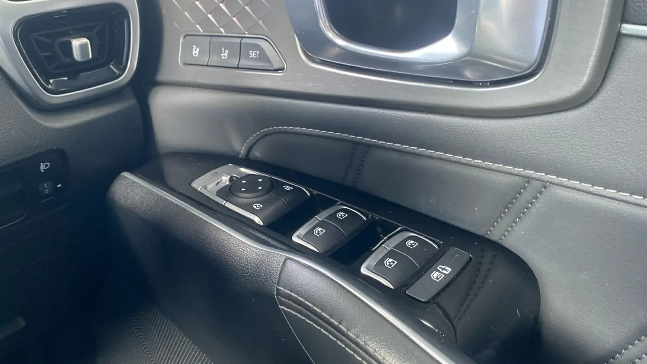 2021 KIA SORENTO Gallery Image 20