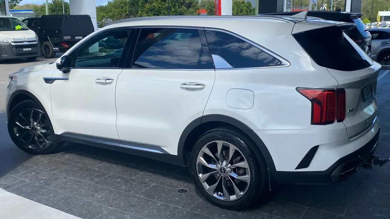 2021 KIA SORENTO Gallery Image 4
