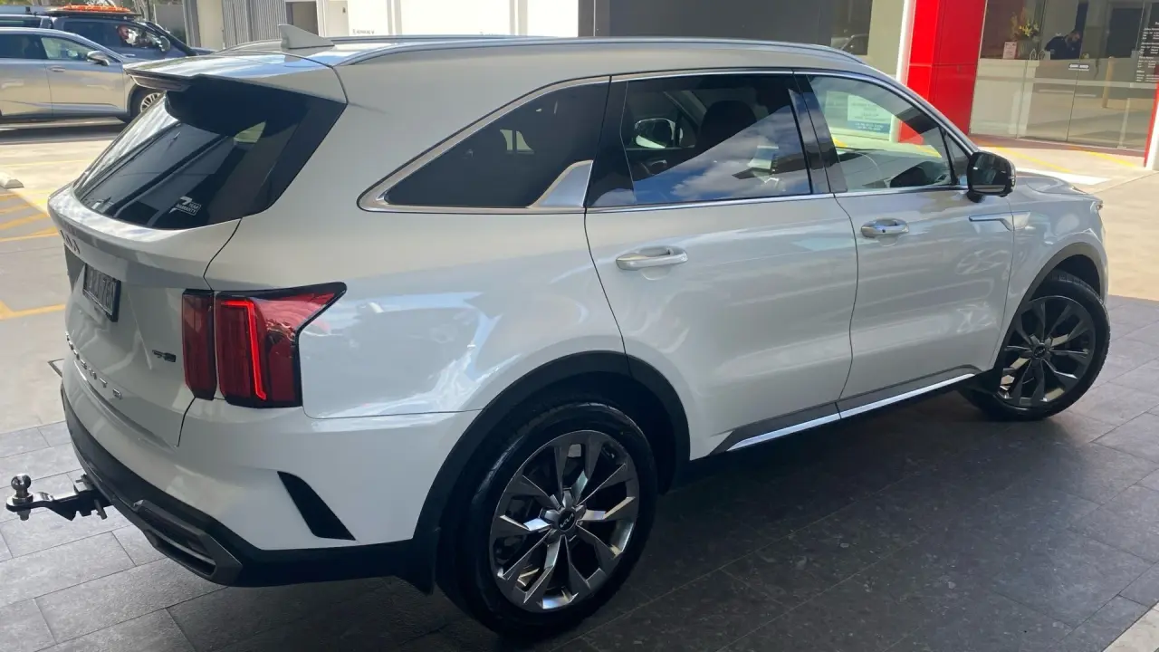 2021 KIA SORENTO Gallery Image 8