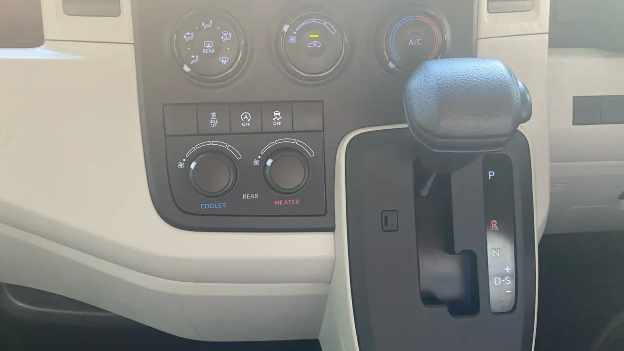 2021 Toyota Hiace Gallery Image 14