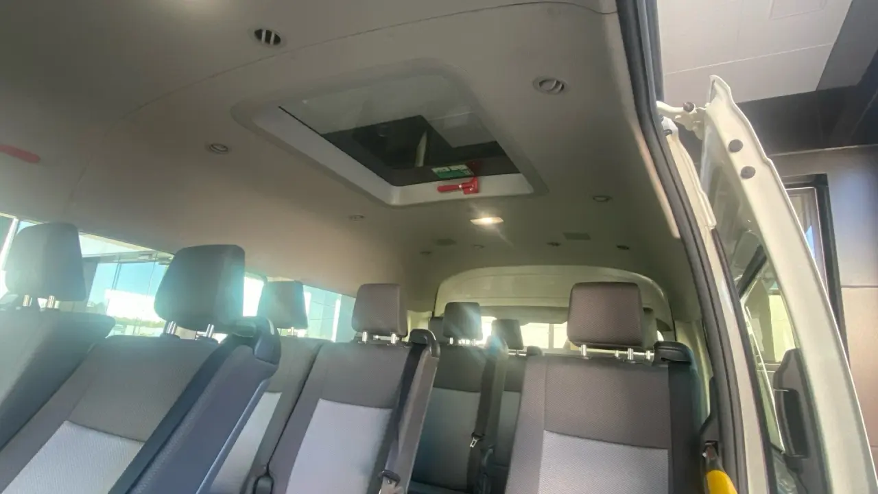 2021 Toyota Hiace Gallery Image 17