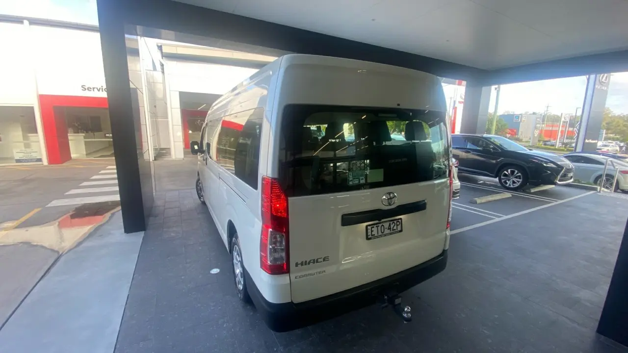 2021 Toyota Hiace Gallery Image 6