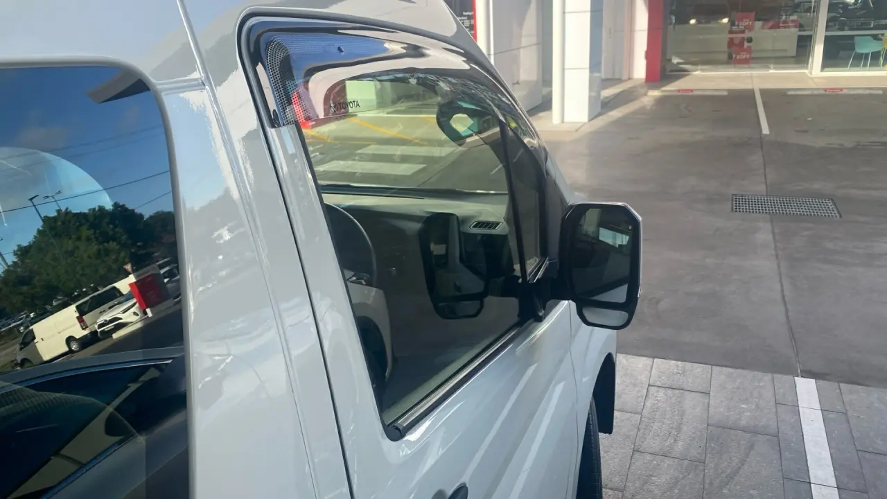 2021 Toyota Hiace Gallery Image 8