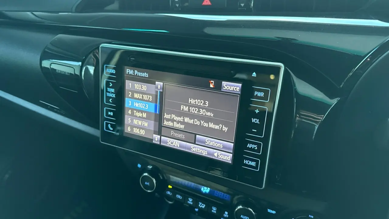 2018 Toyota Hilux Gallery Image 16