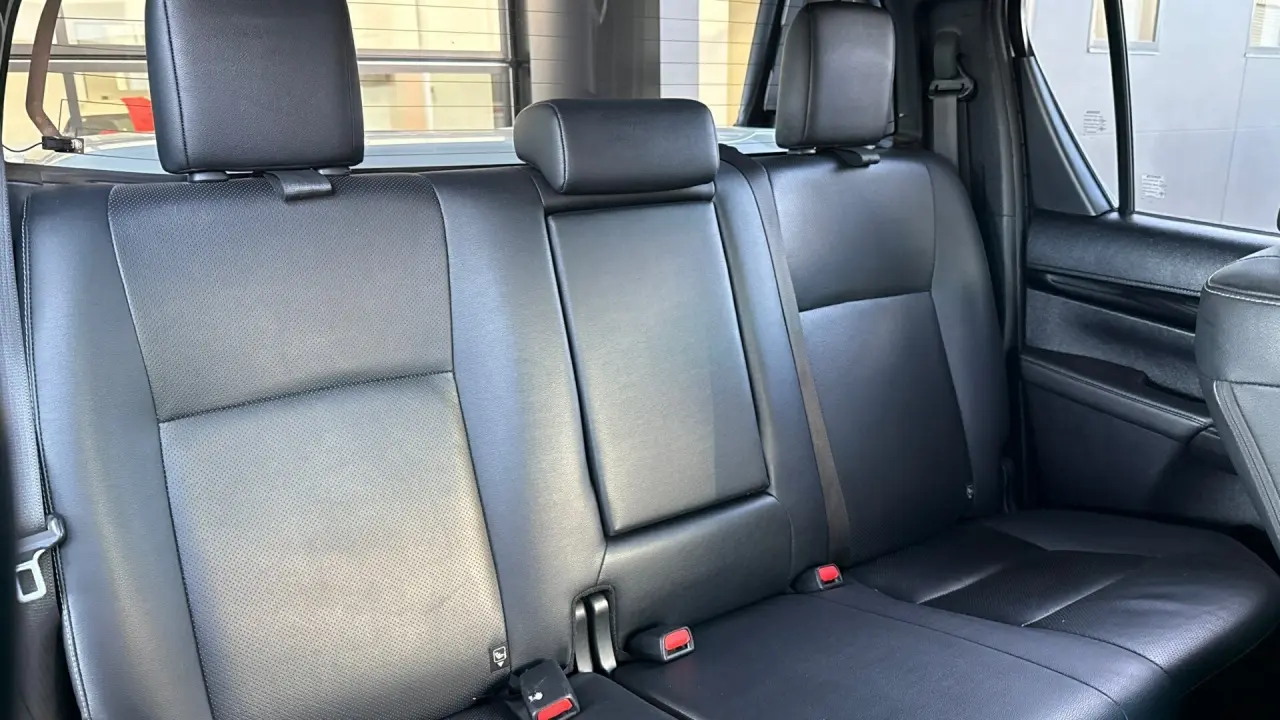 2018 Toyota Hilux Gallery Image 8