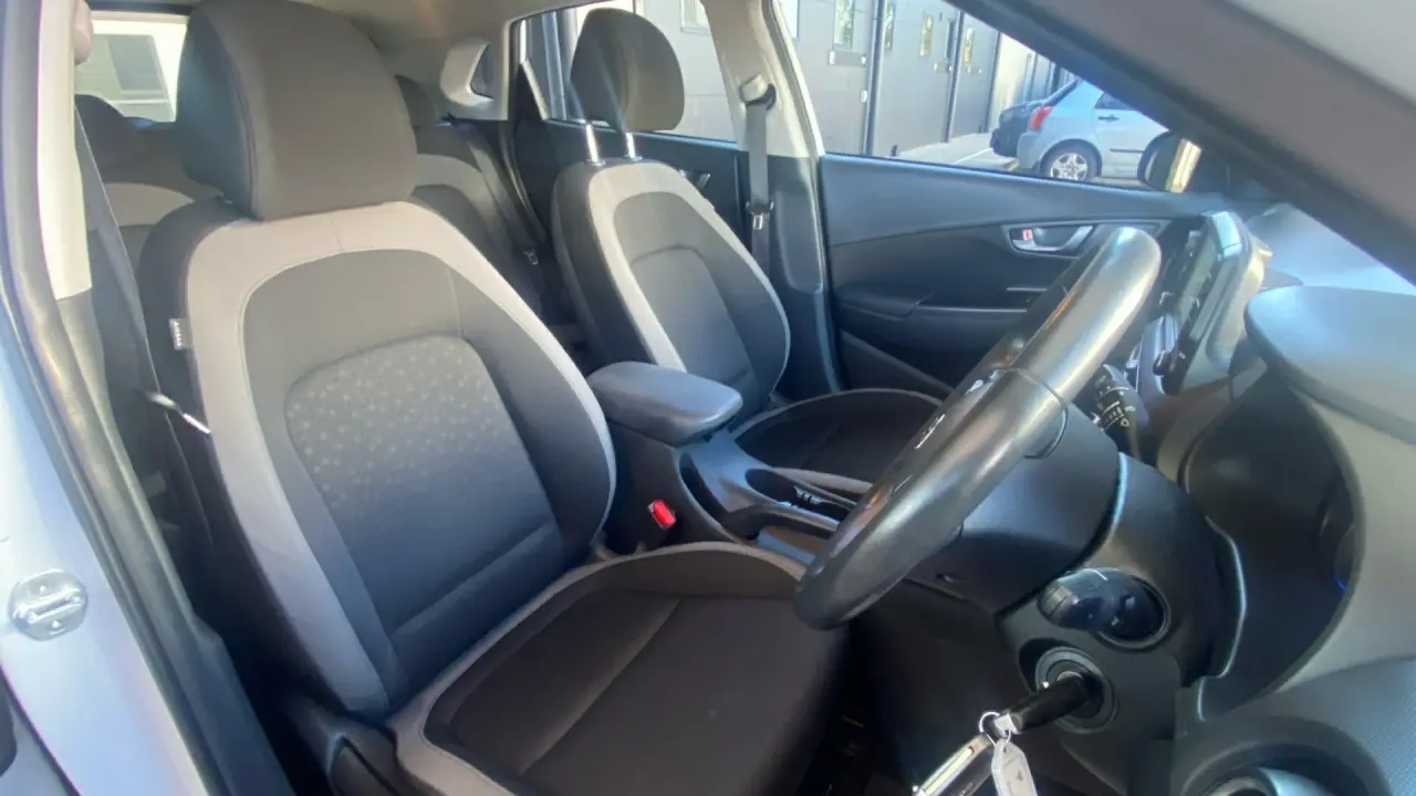 2019 HYUNDAI KONA Gallery Image 18