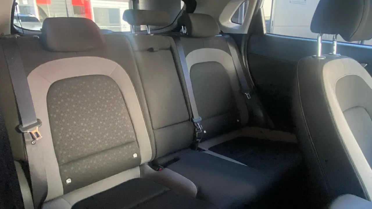 2019 HYUNDAI KONA Gallery Image 19