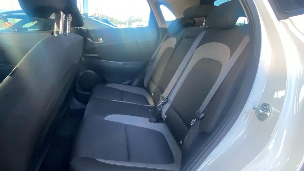 2019 HYUNDAI KONA Gallery Image 21