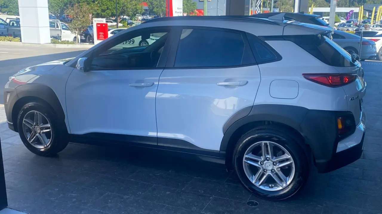 2019 HYUNDAI KONA Gallery Image 25