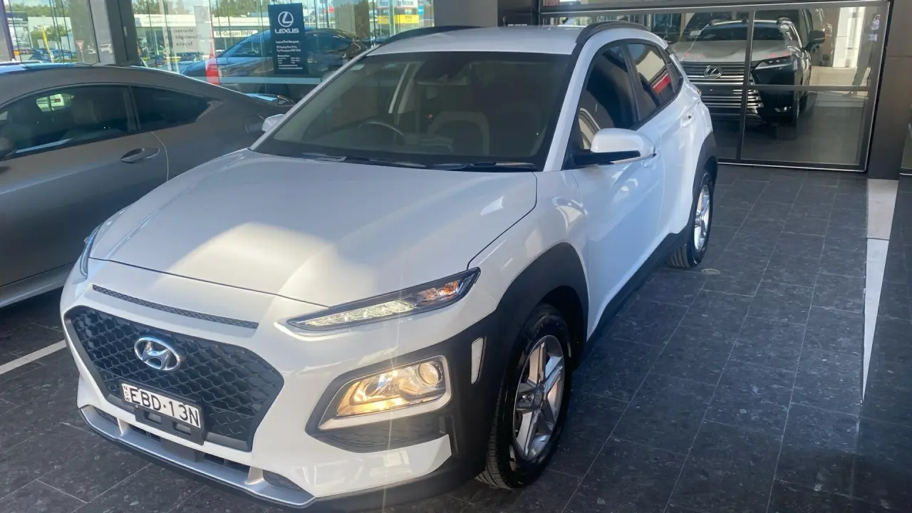 2019 HYUNDAI KONA Gallery Image 4