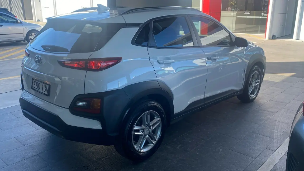 2019 HYUNDAI KONA Gallery Image 8