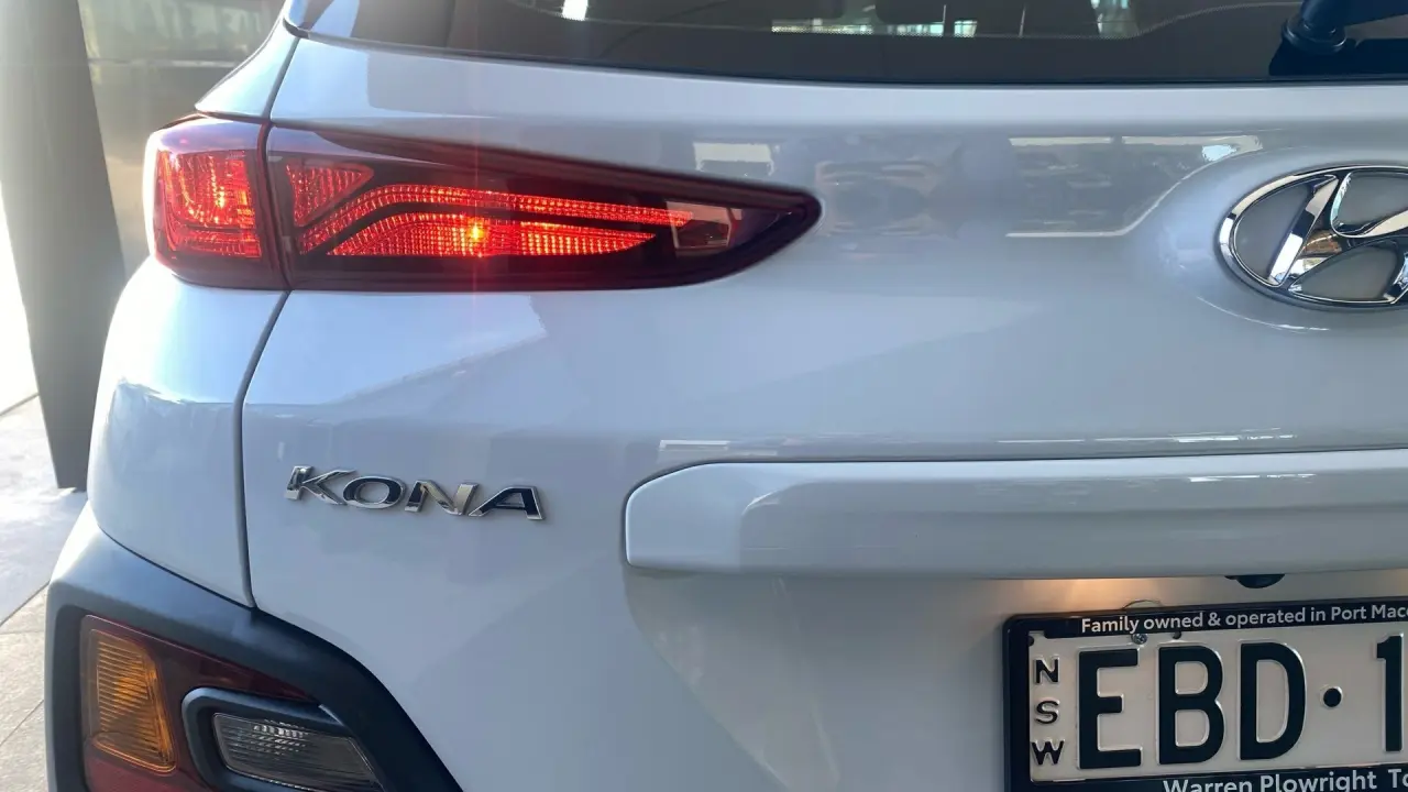 2019 HYUNDAI KONA Gallery Image 9
