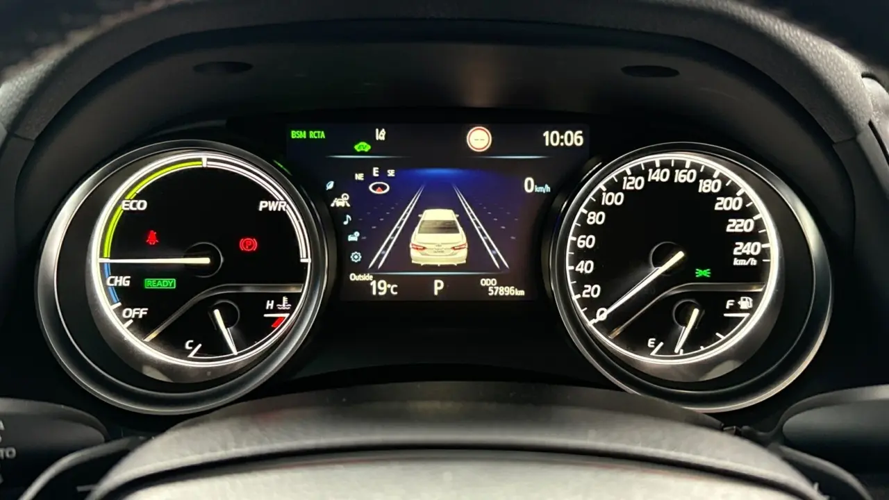 2021 Toyota Camry Hybrid Gallery Image 12