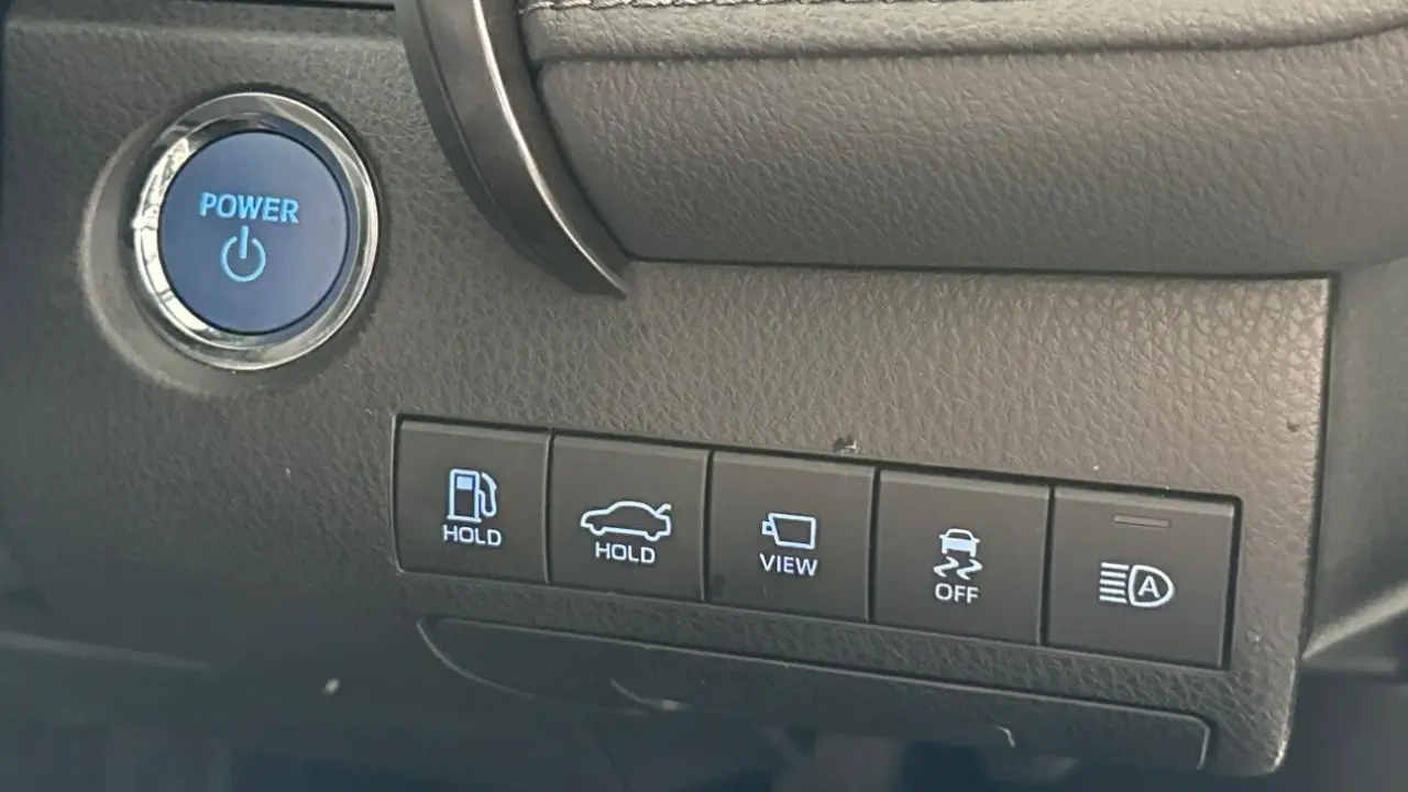 2021 Toyota Camry Hybrid Gallery Image 18