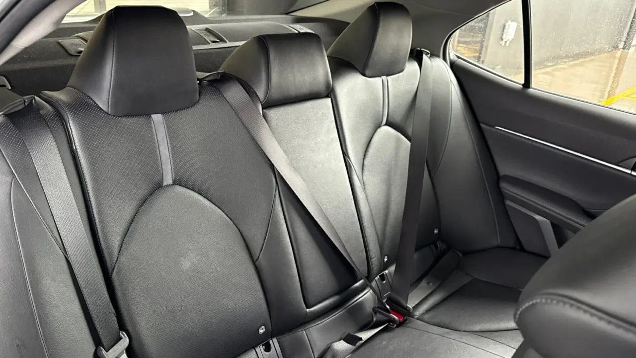 2021 Toyota Camry Hybrid Gallery Image 6