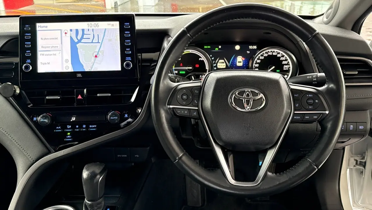 2021 Toyota Camry Hybrid Gallery Image 9