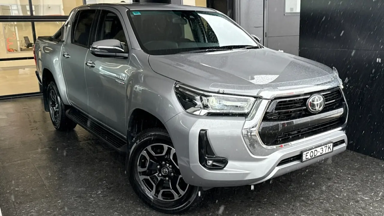 2021 Toyota Hilux Gallery Image 1