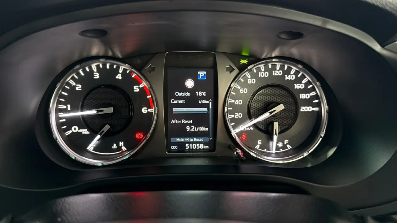 2021 Toyota Hilux Gallery Image 11
