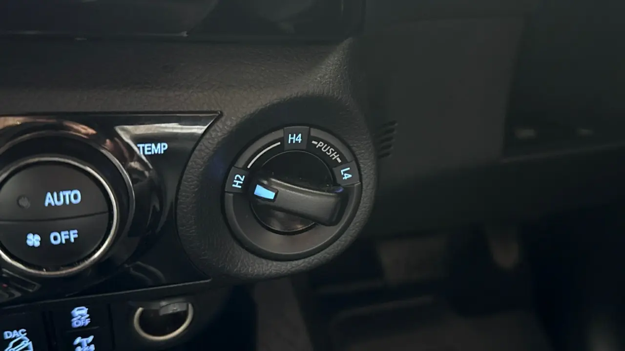 2021 Toyota Hilux Gallery Image 14