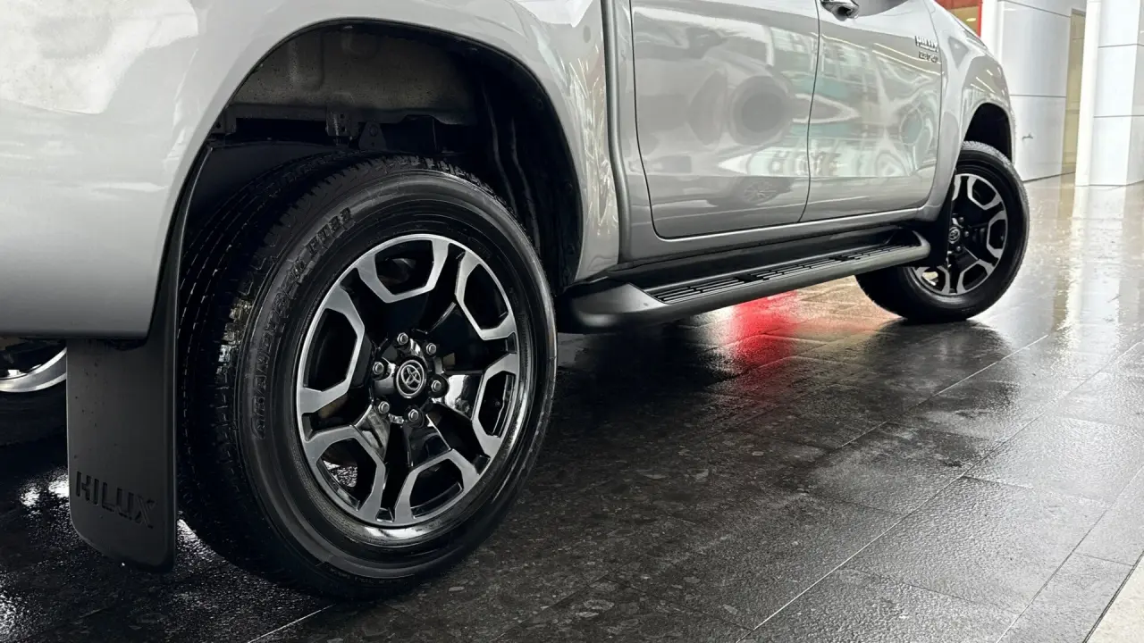 2021 Toyota Hilux Gallery Image 3